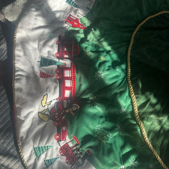Disney Parks Christmas tree skirt - Picture 2 of 5